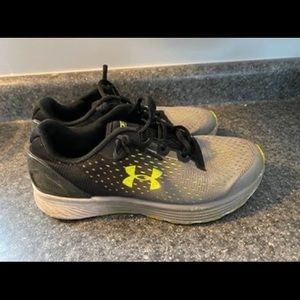 Boys - Youth size 5 - sneakers. Gently worn.